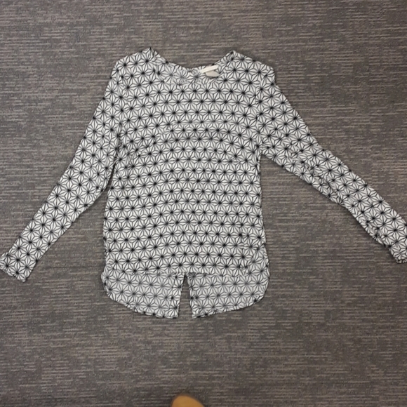 🐶Black and white blouse by H&M size 2 - Picture 2 of 5